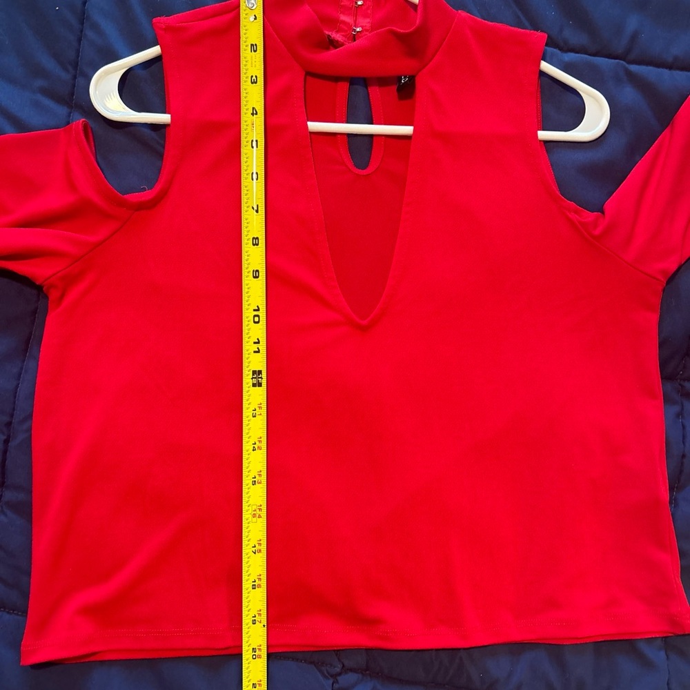H&M DIVIDED • Red Cut Out Shoulder Top • M • - Picture 12 of 12